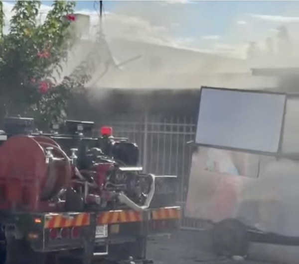 Incendio moviliza a cuerpos de emergencia