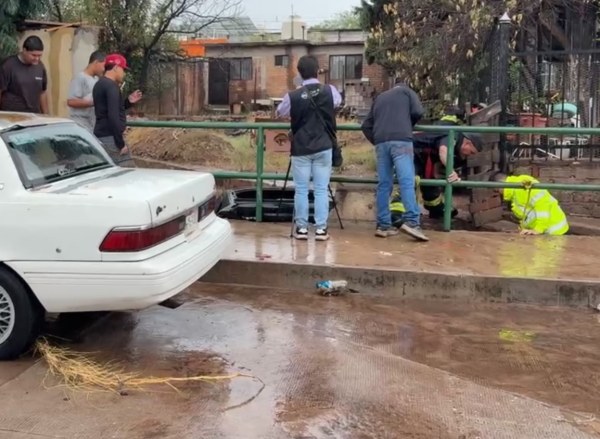 Muere arrastrado por la corriente