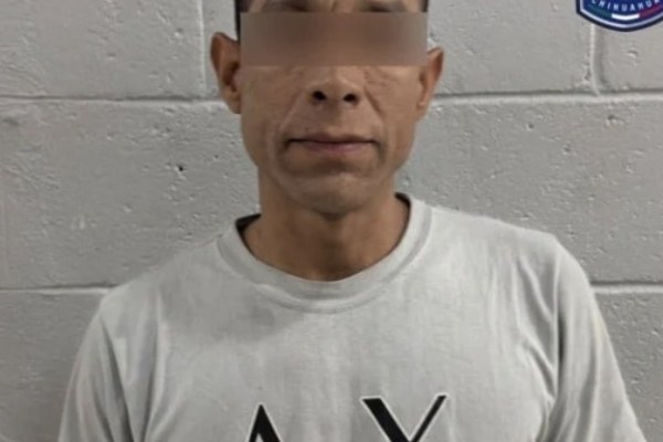 Vinculan a proceso a hombre que se desnudó y amenazó a empleadas para robar una tienda