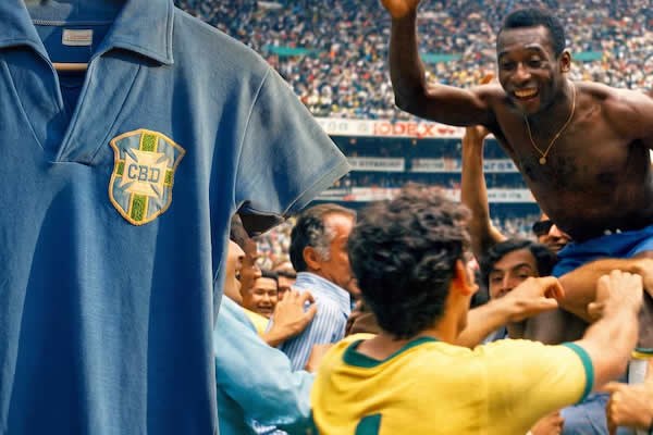 Subastan histórica camiseta de Pelé de 1958