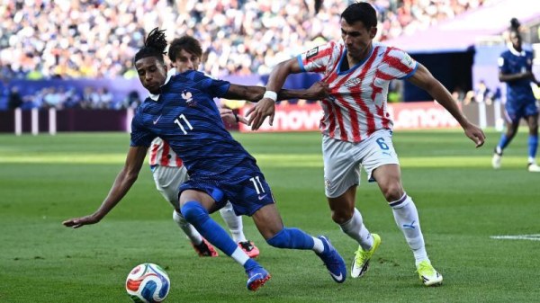 Olise supera a Pelé como el máximo asistente