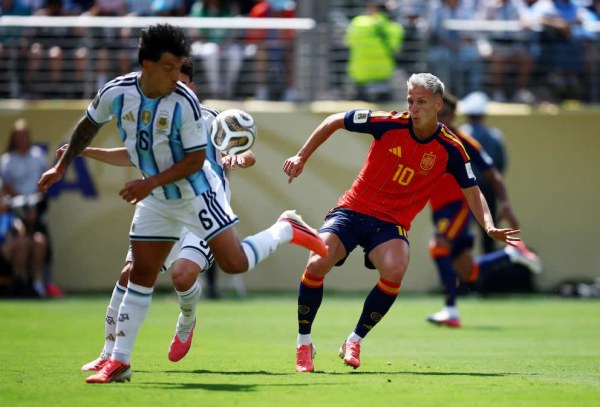 Se van a tiempos extras España y Argentina