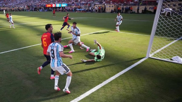 Anota España a Argentina y está a un paso del campeonato