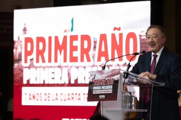 Renuncia Héctor Díaz Polanco a la dirigencia de Morena en CDMX