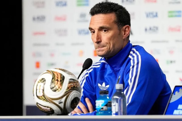 Entre lágrimas, Scaloni pone en duda su continuidad al frente de Argentina