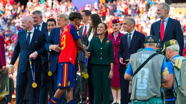 Revela Sheinbaum invitación de Trump a la final del mundial