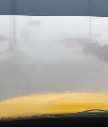 Cae lluvia y granizo