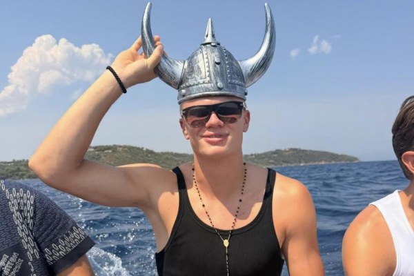 Haaland celebra su cumpleaños con épica foto al estilo vikingo