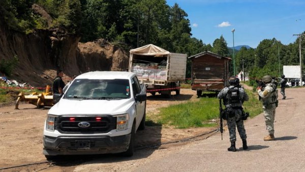 Hallan tres ejecutados en camión de Segalmex