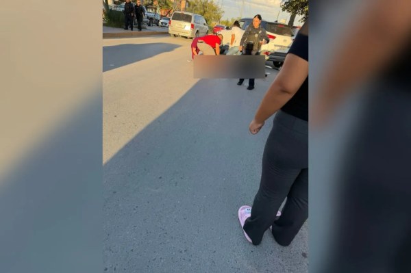 Riñe por deuda y termina muerto