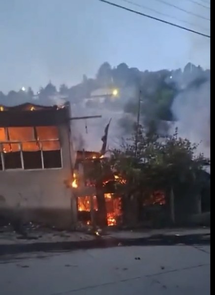 Incendio afecta al menos tres viviendas en Guadalupe y Calvo