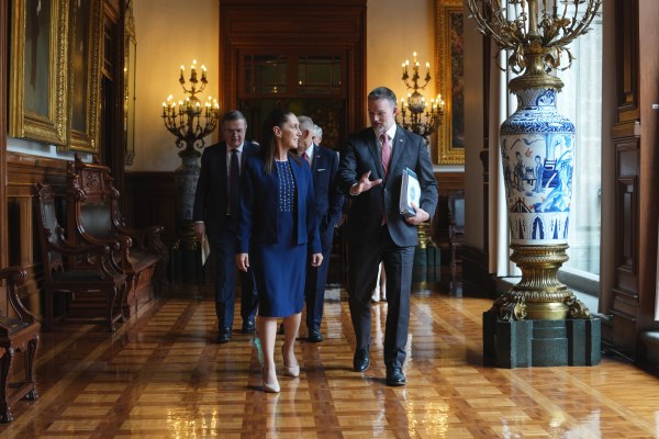 Sheinbaum anuncia que EU reanudará importación de ganado