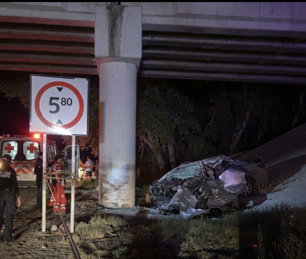 Accidente deja 1 muerto y 2 heridos