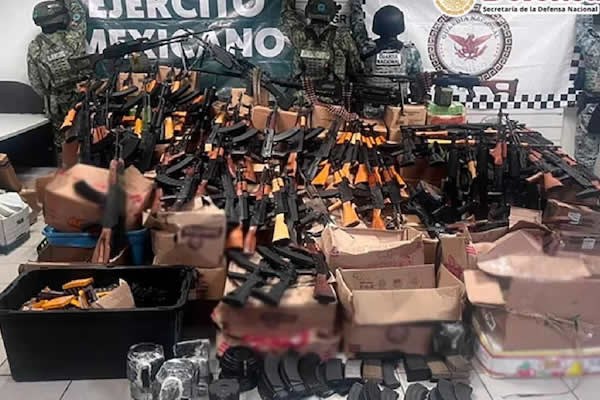 Decomisan arsenal del Cártel del Pacífico en Sonora