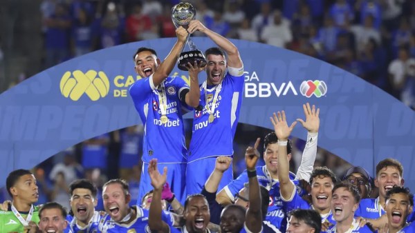 Golea Cruz Azul 3-1 a Toluca y es Campeón de Campeones