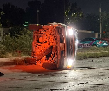 Vuelca en Los Nogales