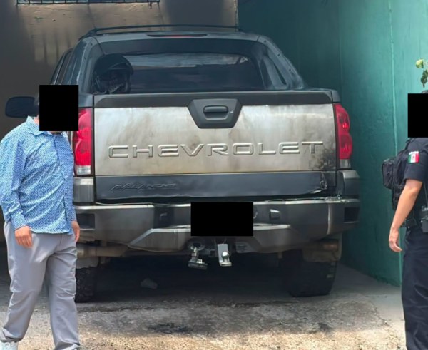 Lanzan bomba molotov a casa