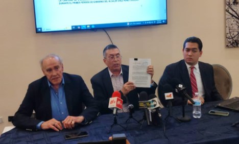 Denuncian a Cruz por peculado