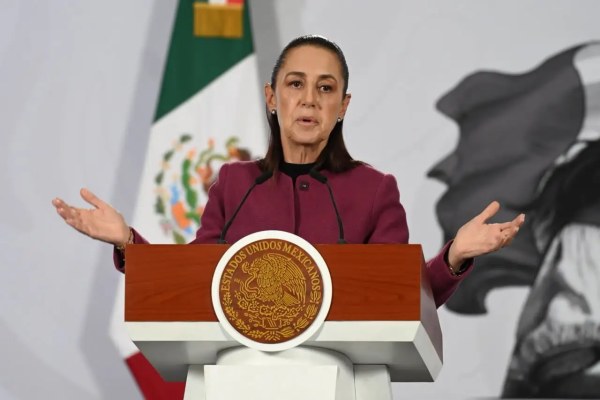 Sheinbaum niega acusaciones de Milei sobre campaña antiargentina