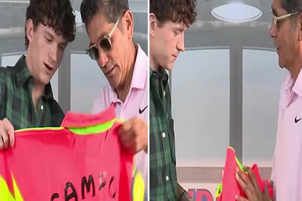 Jorge Campos regala playera a Tom Holland
