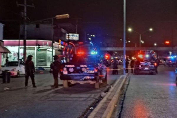 Ejecutan a hombre y hieren a vendedor en tianguis