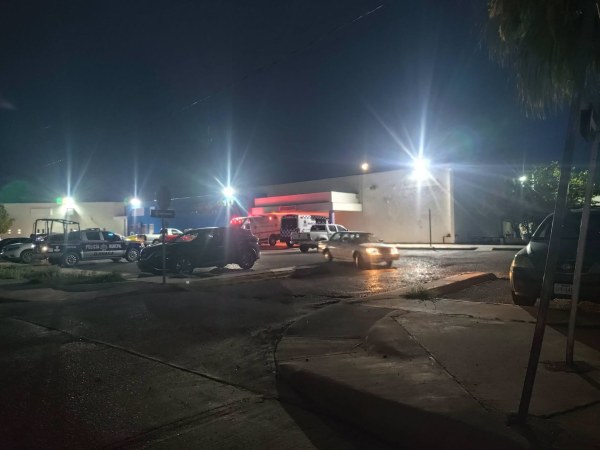 Llega baleado a hospital