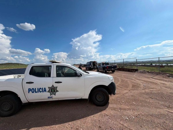 Hallan muerto en carretera
