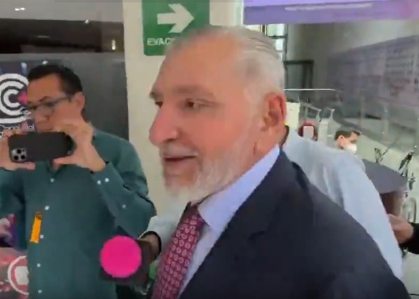 Evita Adán Augusto hablar de su visa
