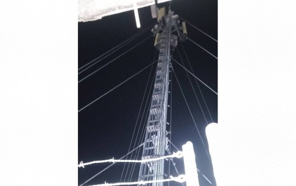 Detienen a tres por robar cable de antena