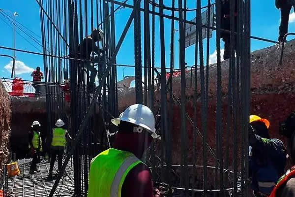 Supervisan avance del paso superior en avenida Palestina