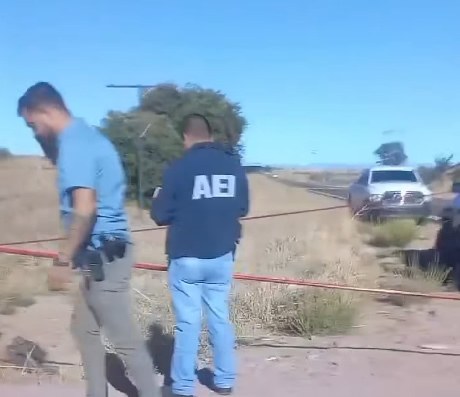 Hallan muerto en arroyo