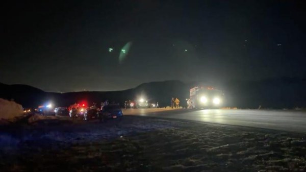 Muere motociclista tras caer a barranco