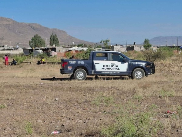 Hallan muerto en baldío