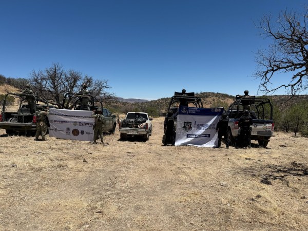 Aseguran 89 kilos de marihuana y pick-up robada en Cusihuiriachi