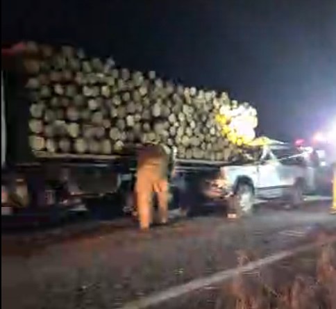 Muere tras chocar con camión