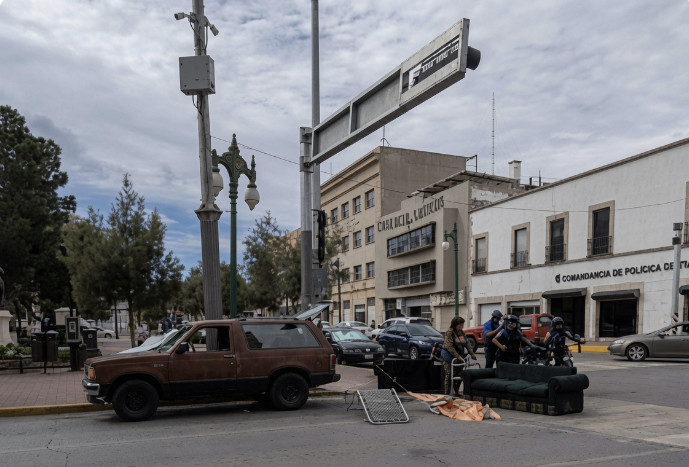 Caos en el centro: Bloquean cruce frente a Palacio de Gobierno