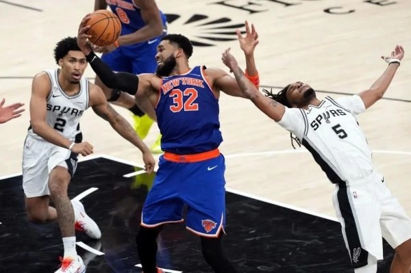 Toman los Knicks ventaja de 2-0 en las Finales de la NBA