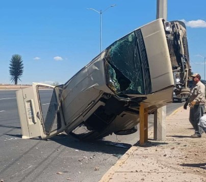 Vuelca en R. Almada
