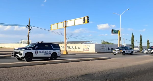 Enfrentamiento en Carichí deja autos incendiados y daños en casas