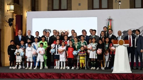 Sheinbaum y dueños de equipos de Liga MX presentan plan para crear semilleros de futbol