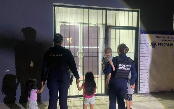 Abandonan a cuatro niños en casa