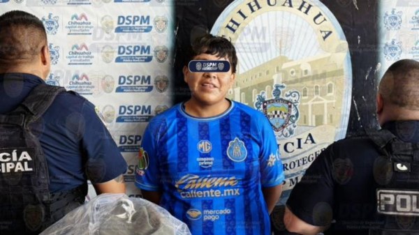 Agrede a policías y le encuentran más de 4 kilos de marihuana