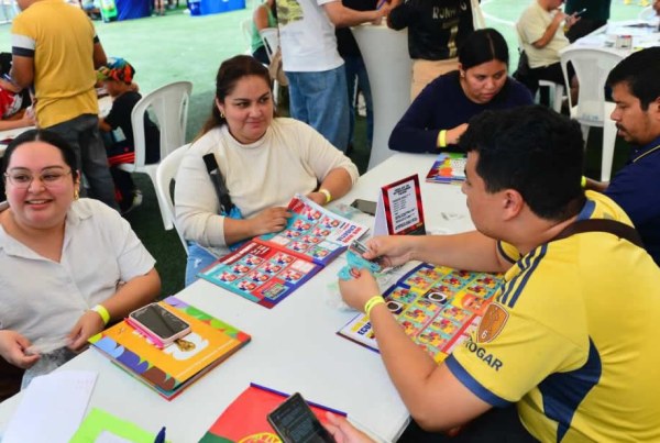 Municipio invita al intercambio masivo de estampas del Mundial