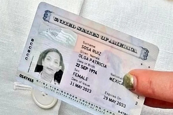 Muestra senadora morenista visa