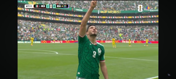 México anota el 2-0 a Sudáfrica
