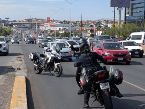 Caos vial en Periférico de la Juventud