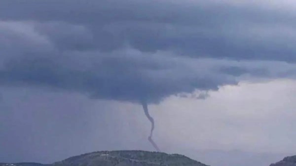 Alertan por lluvias y vientos