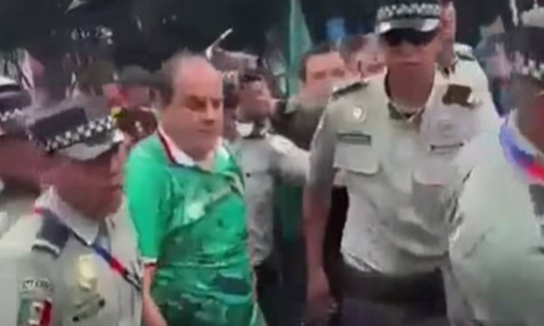 “¡Te andan buscando en Cuernavaca, pinche perro ratero!”, le dicen a Cuauhtémoc Blanco