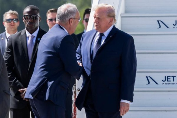 Trump llega a Europa para cumbre del G7