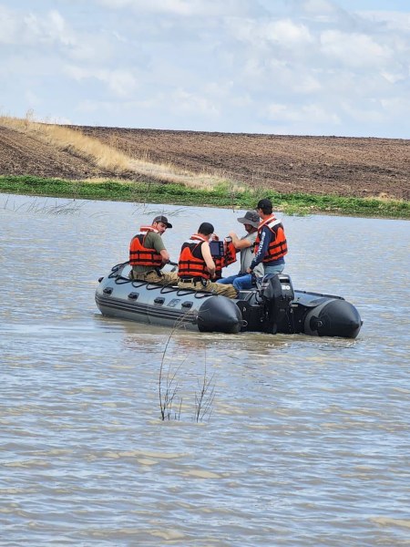 Hallan muerto en represa